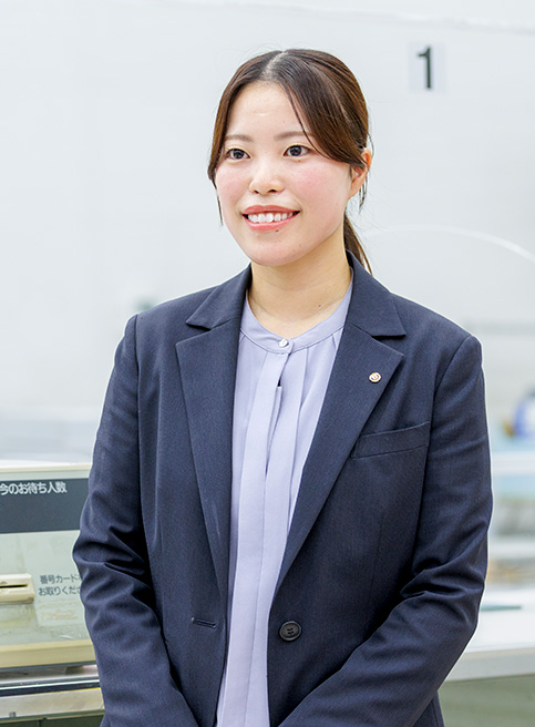 お客様サポートグループ（テラー） 亀田さん - 産業社会学部卒 2019年入社