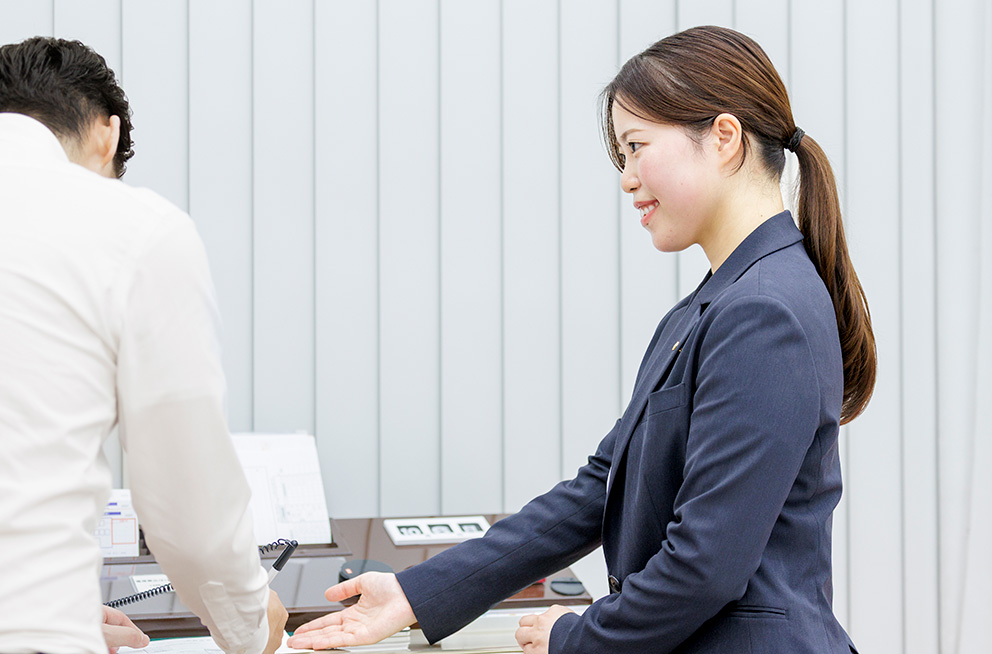 お客様サポートグループ（テラー） 亀田さん - 産業社会学部卒 2019年入社