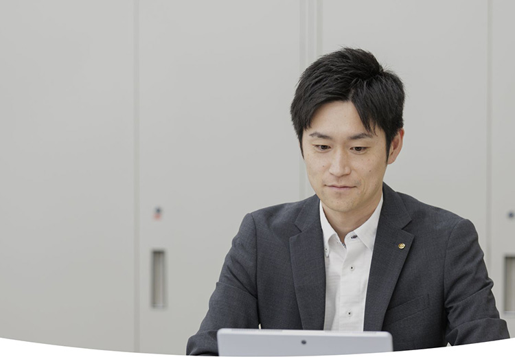 融資グループ 尾上さん - 経済学部卒 2013年入社