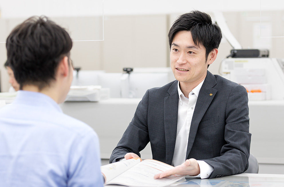 融資グループ 尾上さん - 経済学部卒 2013年入社