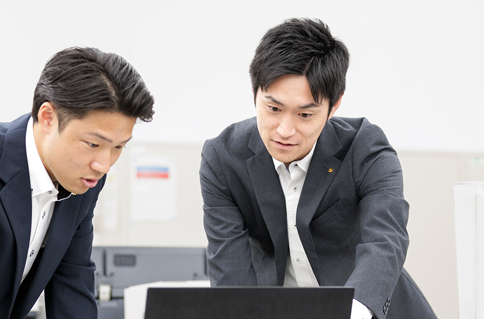 融資グループ 尾上さん - 経済学部卒 2013年入社